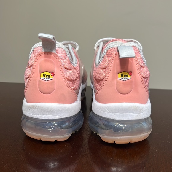 Pink Nike VaporMax - Picture 2 of 6